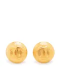 CHANEL Pre-Owned 1995 CC round clip-on earrings - Gold