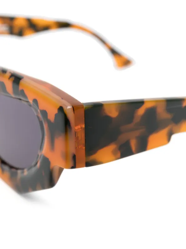 Kuboraum Cat-Eye Frame Sunglasses Kuboraum Cateyes Frame Sunglasses – LUXE LIVING FASHIONS main image 2