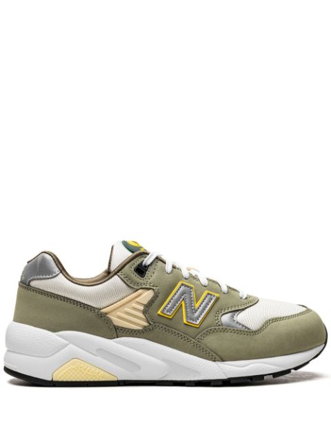 hype New Balance 580 