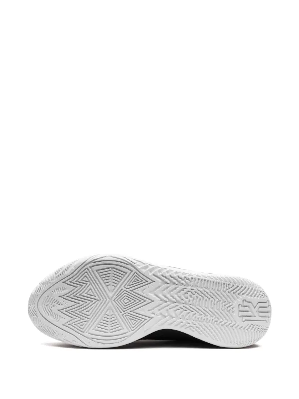 Kyrie hotsell flytrap sole