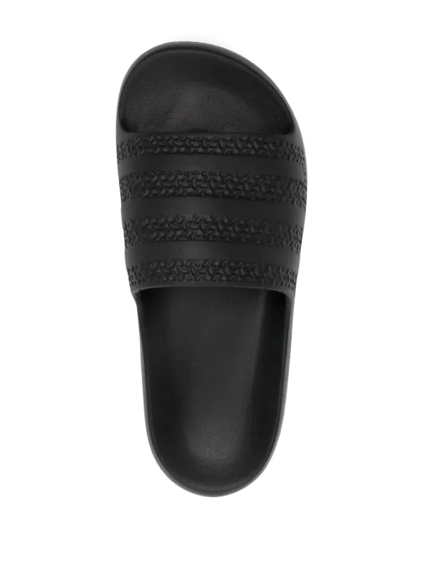 Adilette discount all black