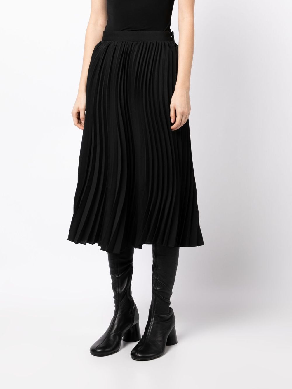 Shop Jnby Pleated Midi Skirt In Schwarz