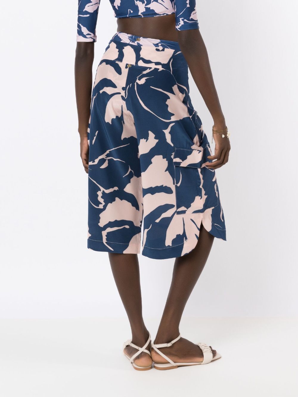 Shop Adriana Degreas Floral-print Silk Bermuda Shorts In Blue