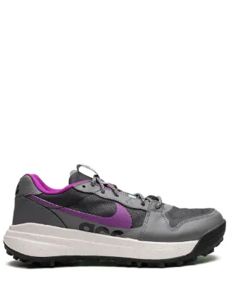 Nike ACG Lowcate スニーカー | グレー | FARFETCH JP