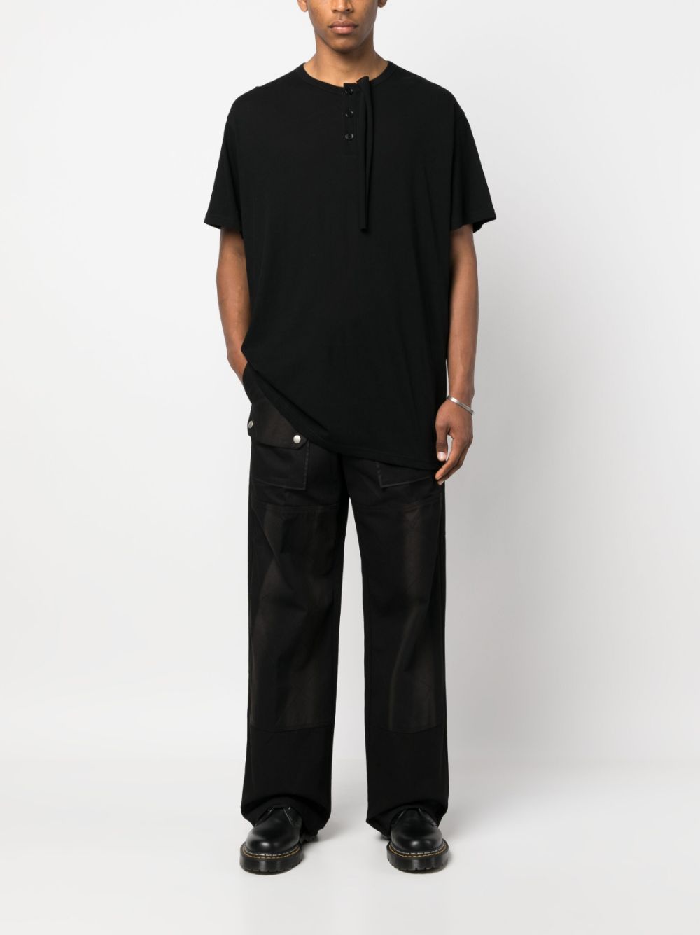 Yohji Yamamoto T-shirt met knopenbies - Zwart