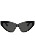 Dolce & Gabbana Eyewear tinted cat-eye sunglasses - Black