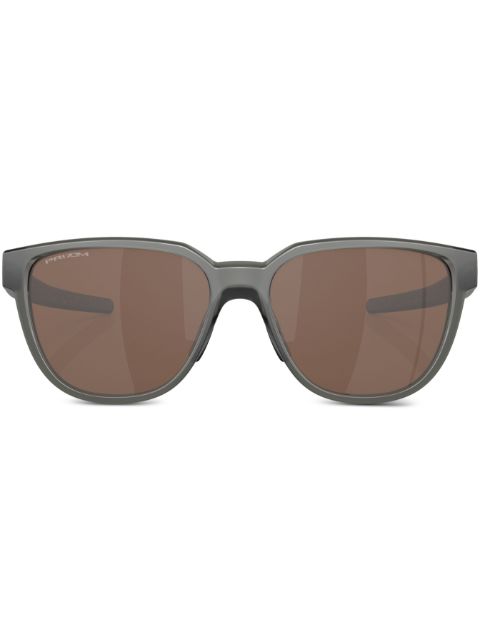 Oakley Actuator round-frame sunglasses Women