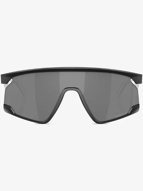 Oakley نظارة شمس بإطار كبير BXTR  