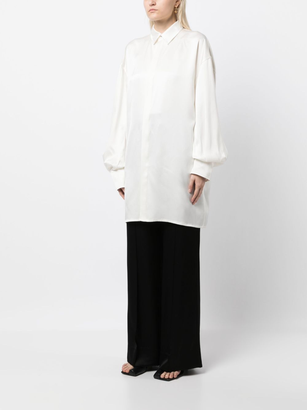 Shop Sa Su Phi Satin Long Shirt In Weiss