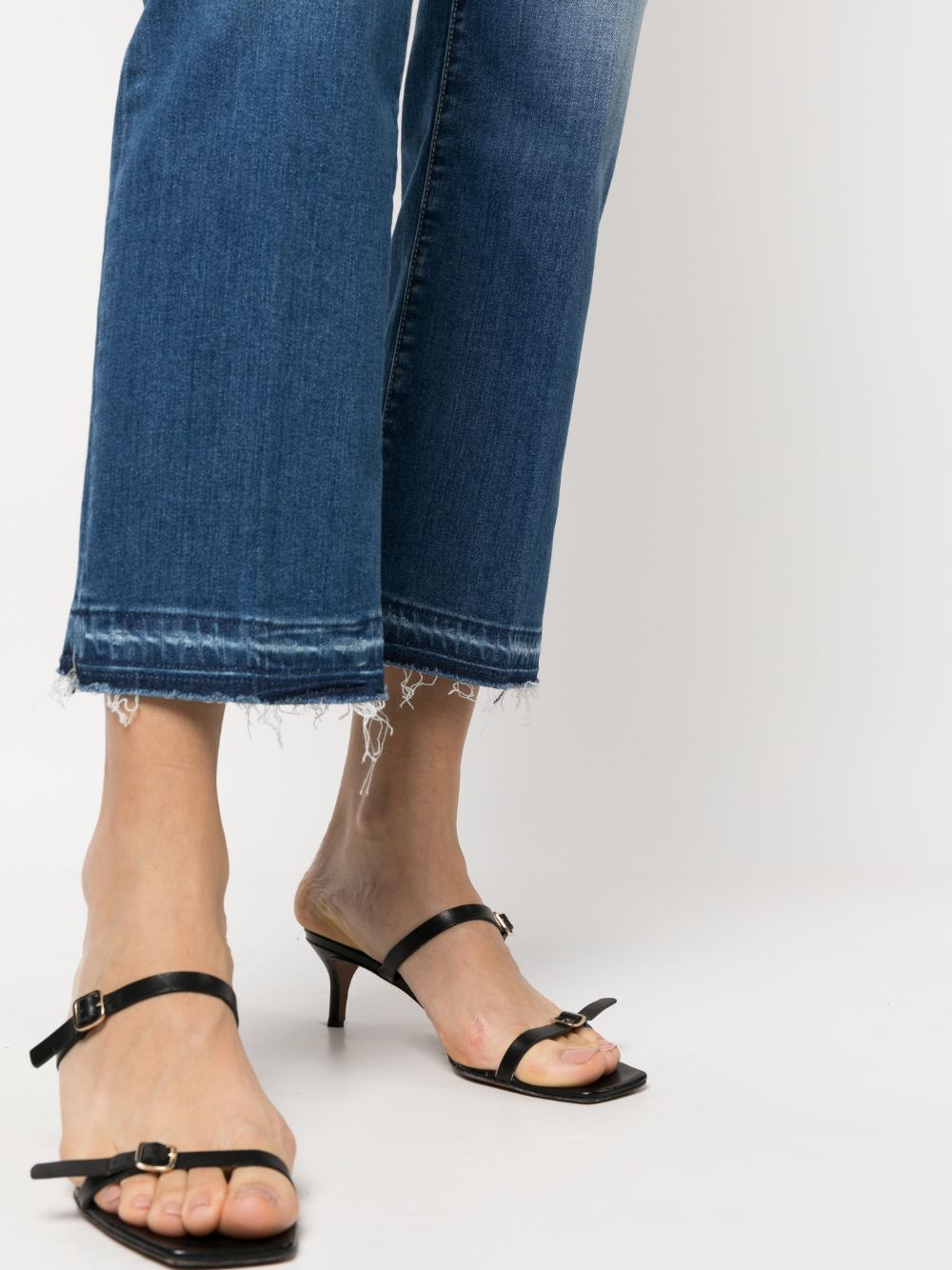 Shop Jacob Cohen Raw-edge Cropped Jeans In Blau