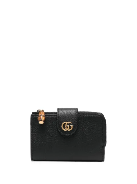 Gucci محفظة جلد محبب ببروش شعار الماركة