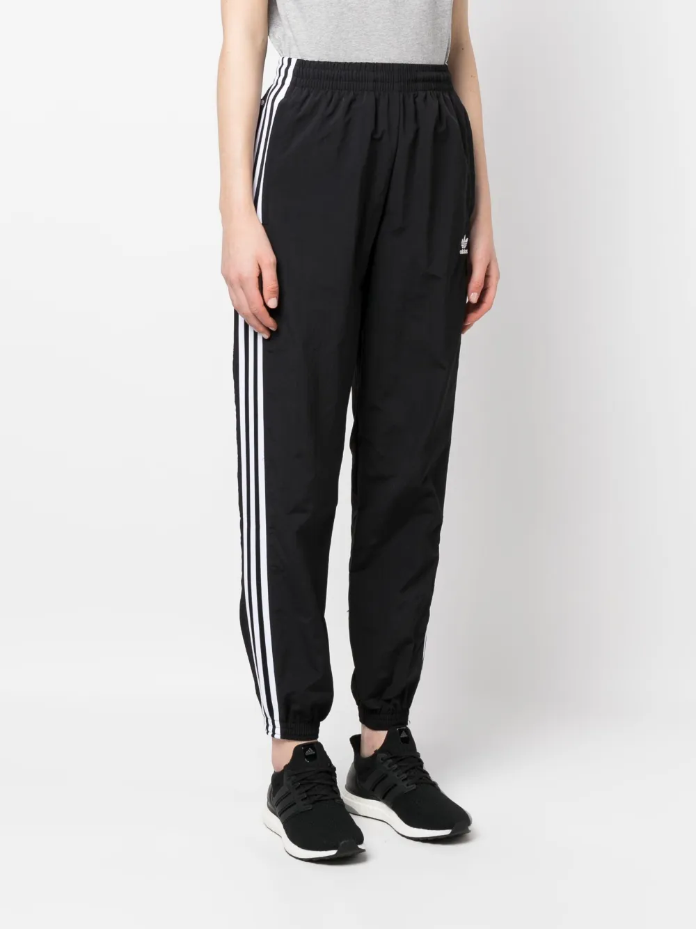 graue adidas jogginghose mit schwarzen streifen damen