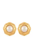 CHANEL Pre-Owned 1980s faux-pearl clip-on earrings - Gold