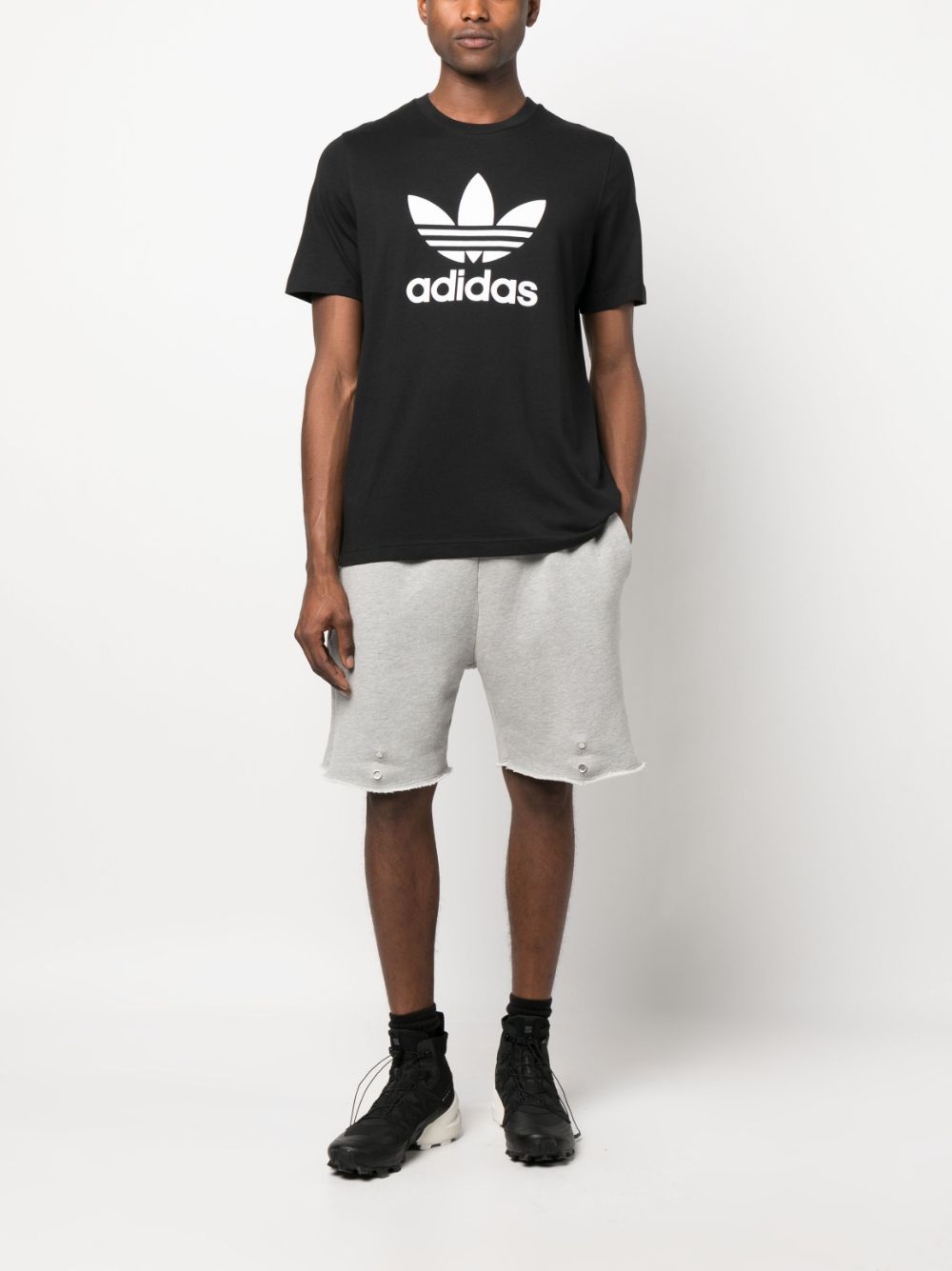 Shop Adidas Originals Logo-print Detail T-shirt In Schwarz