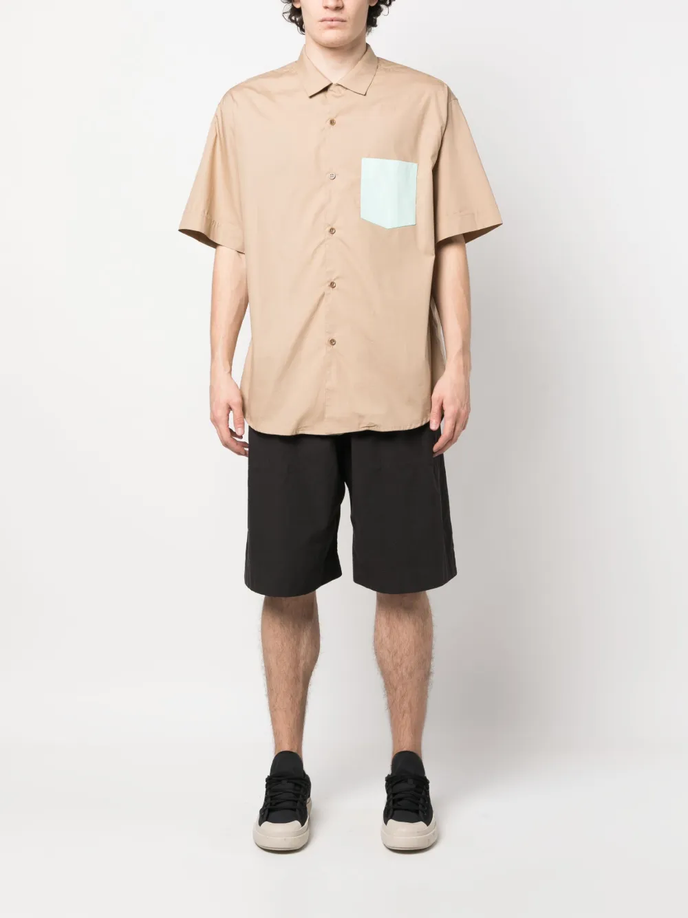 Ih Nom Uh Nit T-shirt met contrasterende zak - Beige