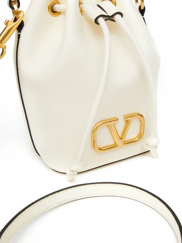 VALENTINO GARAVANIバッグ 外袋付き Valentino Garavani Mini VLogo Signature Leather Bucket Bag | White