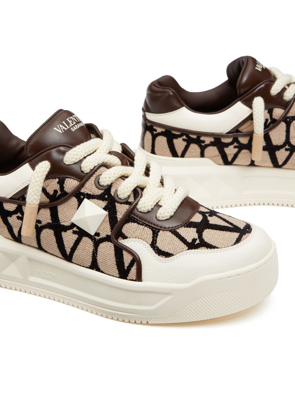 Shop Valentino One Stud Xl Low-top Sneakers In Neutrals