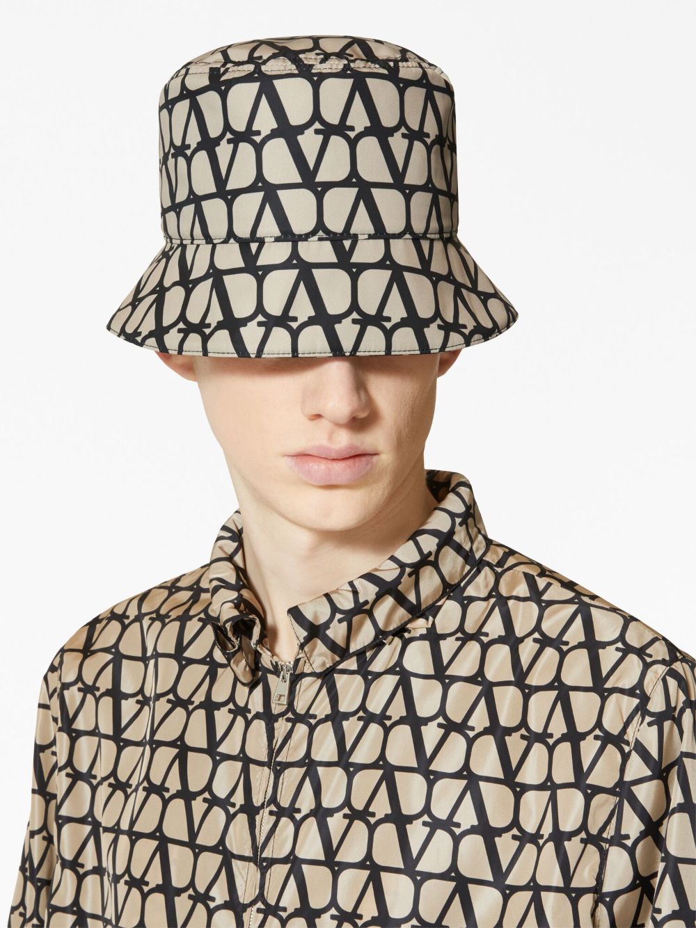 Shop Valentino Toile Iconographe Bucket Hat In Neutrals