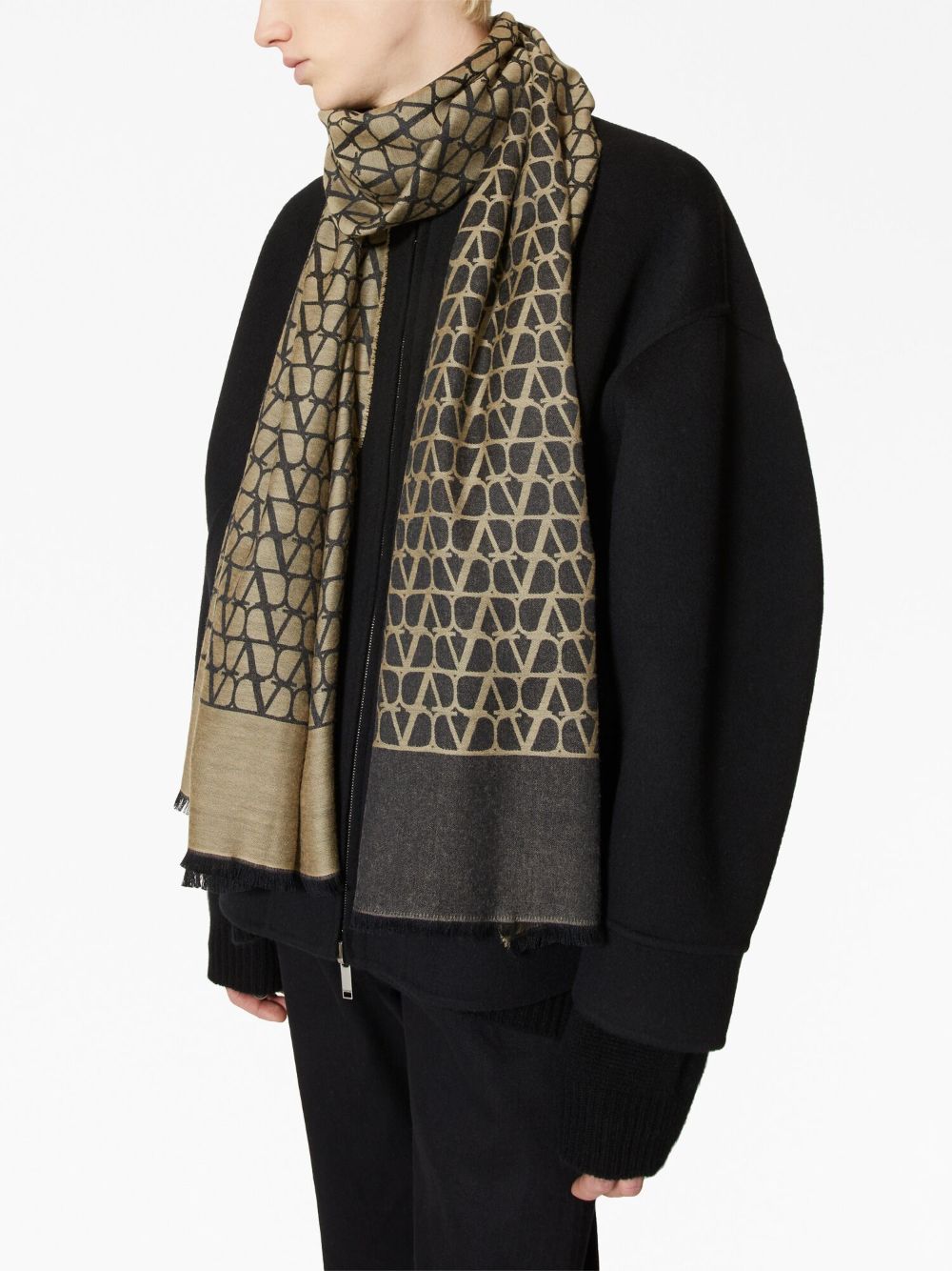 Shop Valentino Toile Iconographe Jacquard Scarf In Neutrals