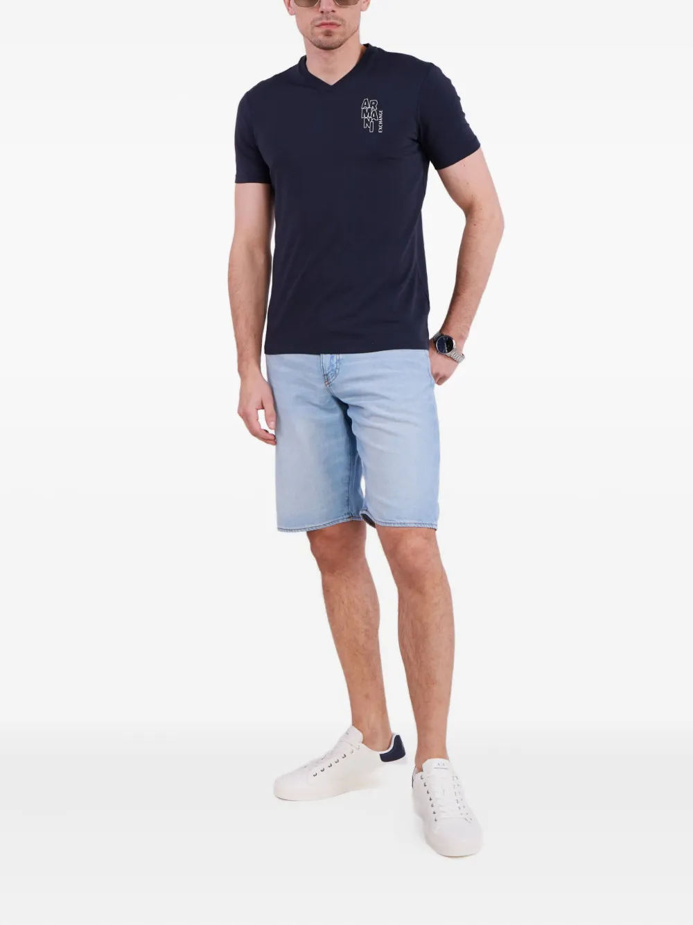 Armani Exchange logo-patch denim shorts - Blauw