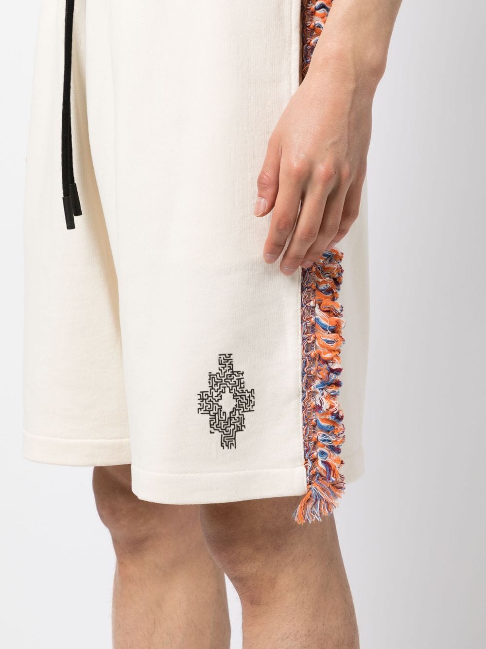 Shop Marcelo Burlon County Of Milan Frayed-detailing Cotton Shorts In Weiss