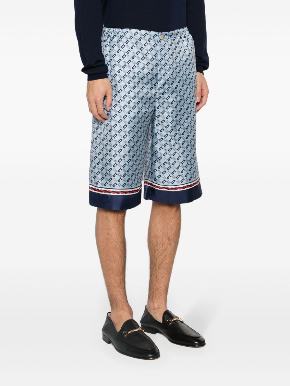 Shop Gucci Gg-print Silk Shorts In Blau