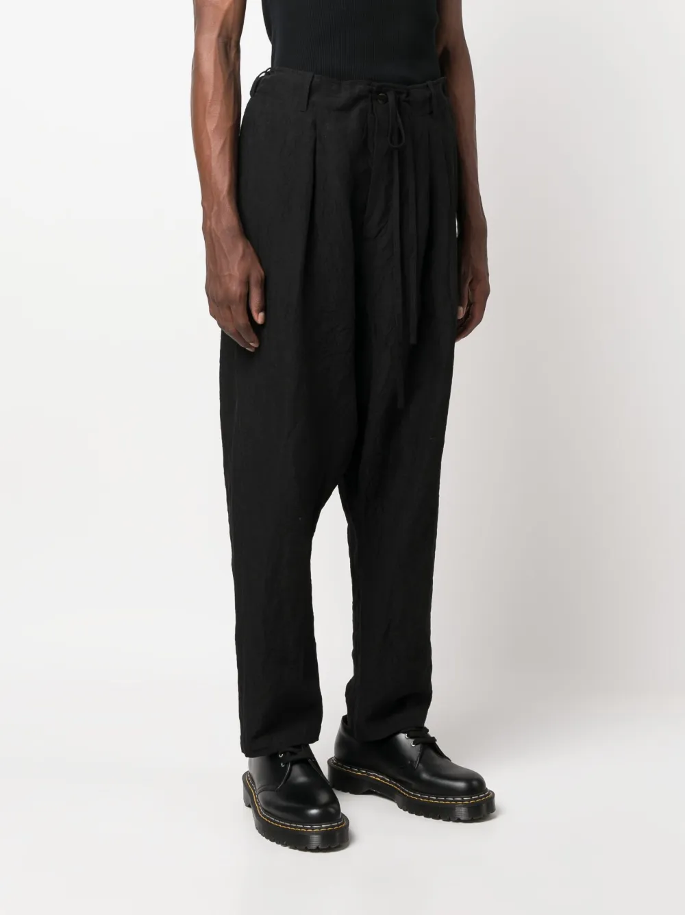 Forme D'expression Drop-crotch Drawstring Trousers In Schwarz