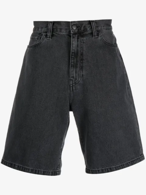 Carhartt WIP shorts de mezclilla con detalle del logo