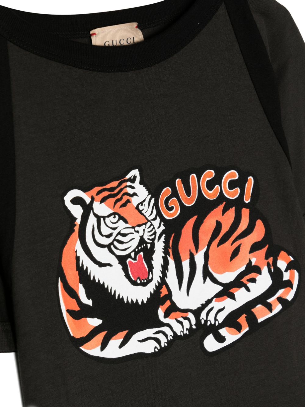 Shop Gucci Tiger-print Cotton T-shirt In Grau