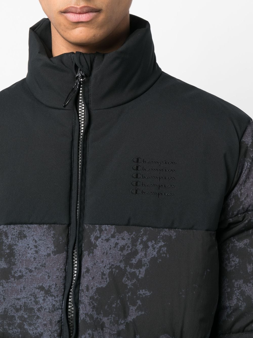 Shop Champion Abstract-print Padded Jacket In Schwarz