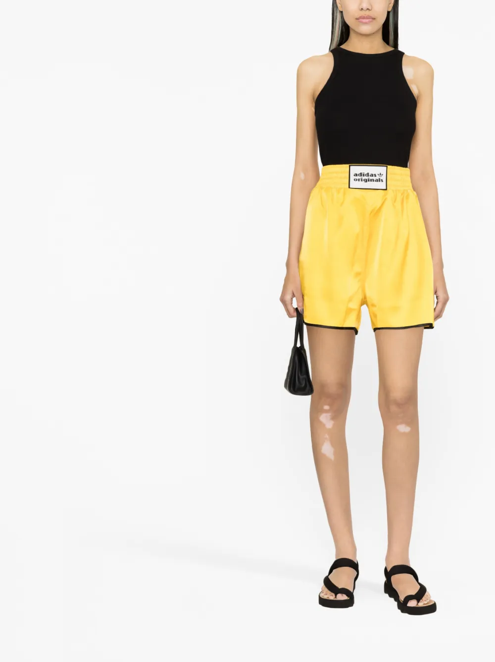 adidas Shorts met logopatch - Geel