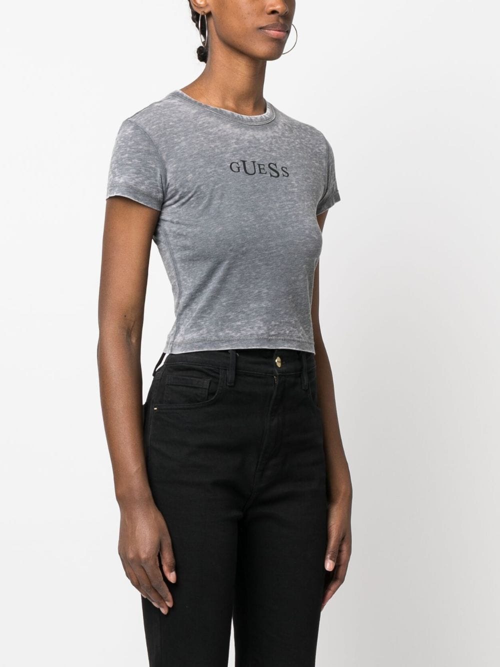 Shop Guess Usa Logo-print Cropped T-shirt In Schwarz