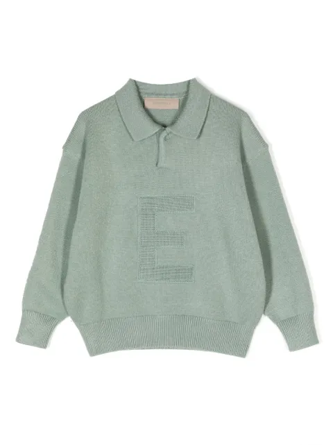 FEAR OF GOD ESSENTIALS KIDS playera tipo polo con parche del logo 