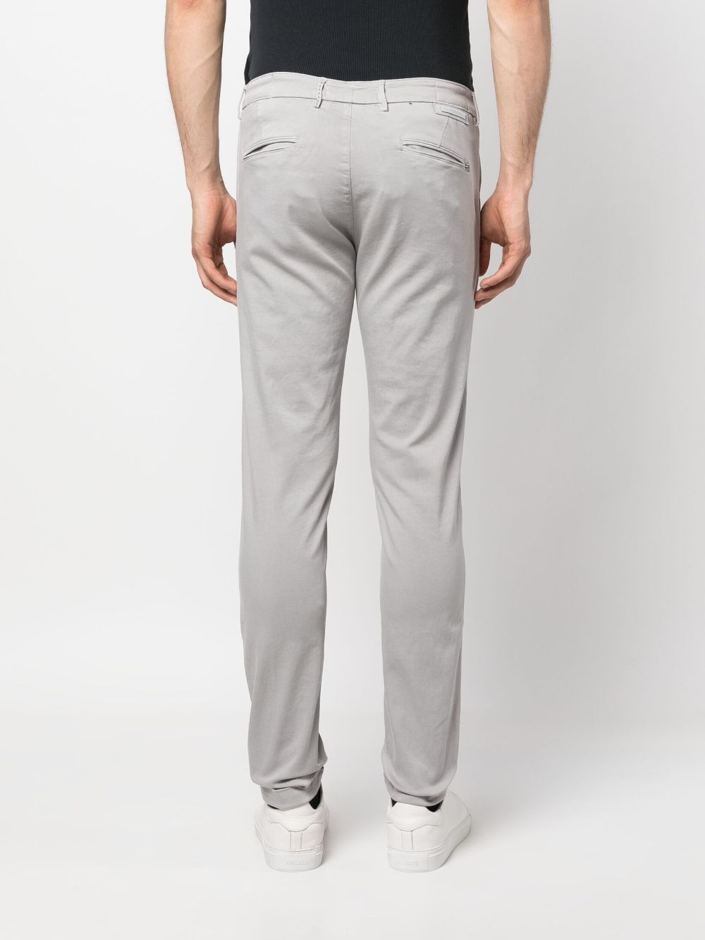 Shop Sartoria Tramarossa Low-rise Straight-leg Jeans In Grey