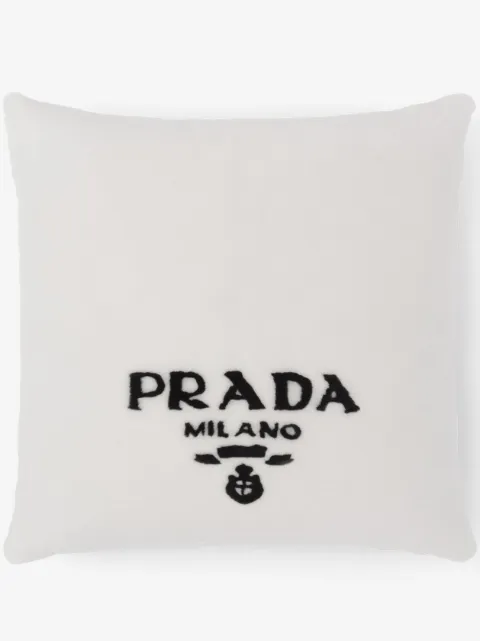 Prada ロゴ クッション 