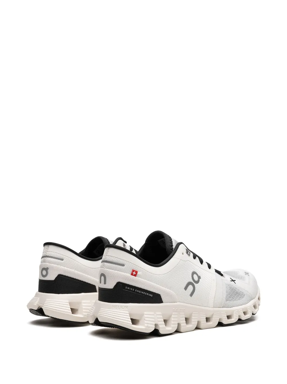 On Running Wmn Cloud X 3 White In White