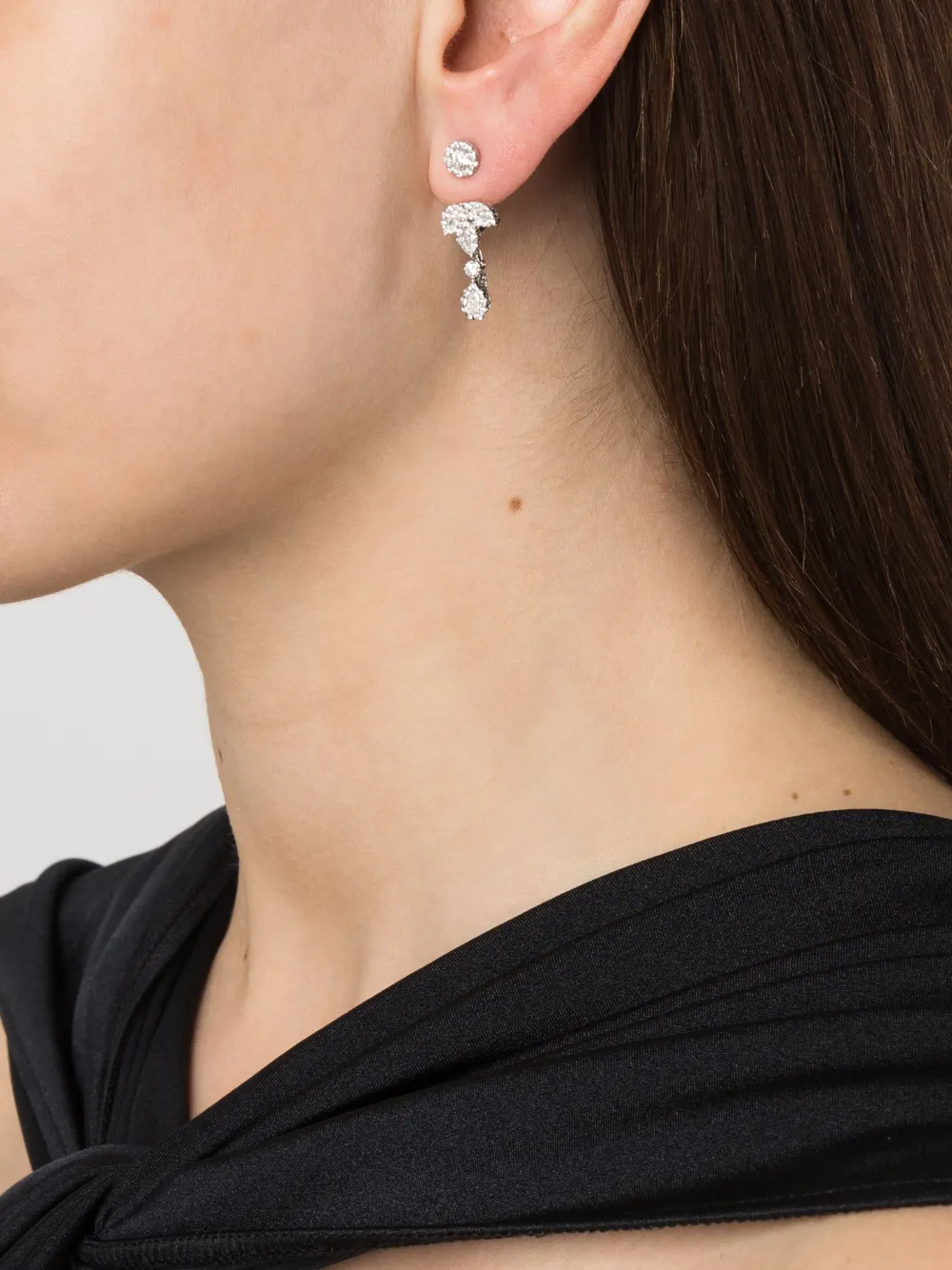 Yeprem 18kt white gold diamond drop earrings | Image 2
