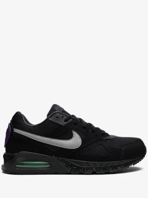 Nike Air Max IVO スニーカー