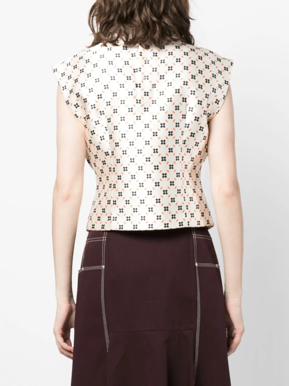 floral-print sleeveless blouse