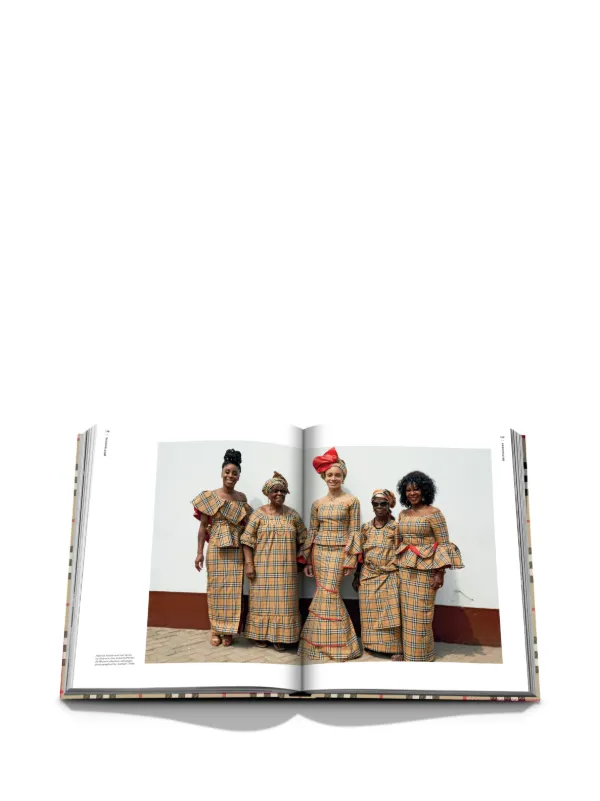 Assouline Livro Burberry De Capa Dura | Neutro | FARFETCH BR