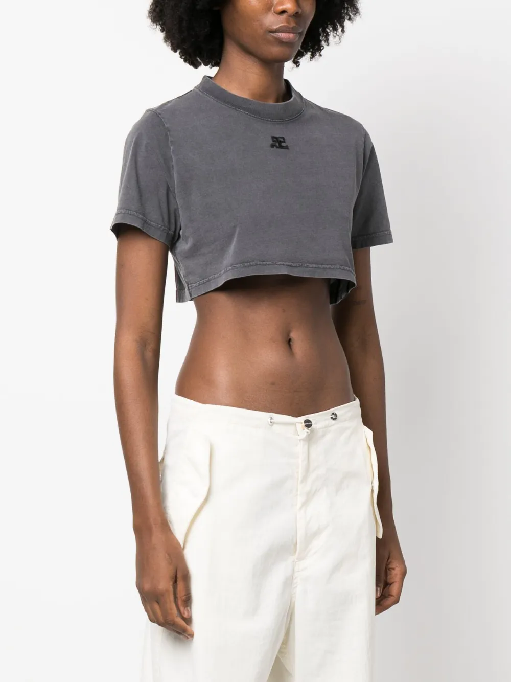 Courrèges logo-patch Cropped T-shirt - Farfetch