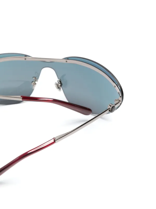 Moncler Eyewear Carrion Shield Sunglasses | Red | FARFETCH display picture 2