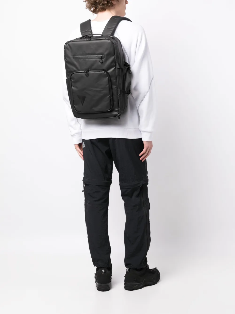 and Wander logo-engraved rectangle-shape backpack - Zwart
