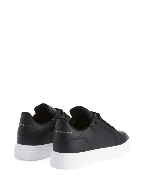 【関税込み】Giuseppe Zanotti ローカットスニーカー Giuseppe Zanotti ローカット スニーカー | ブラック | FARFETCH JP
