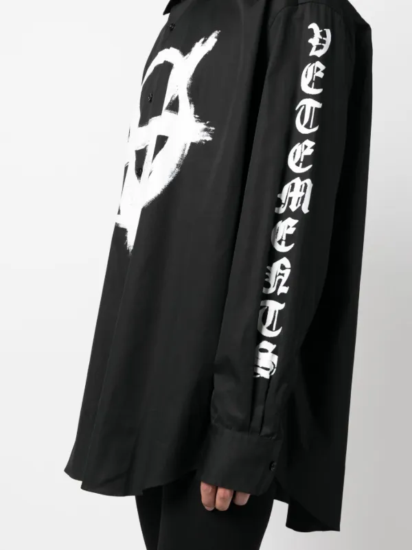 VETEMENTS グラフィック シャツ | ブラック | FARFETCH JP