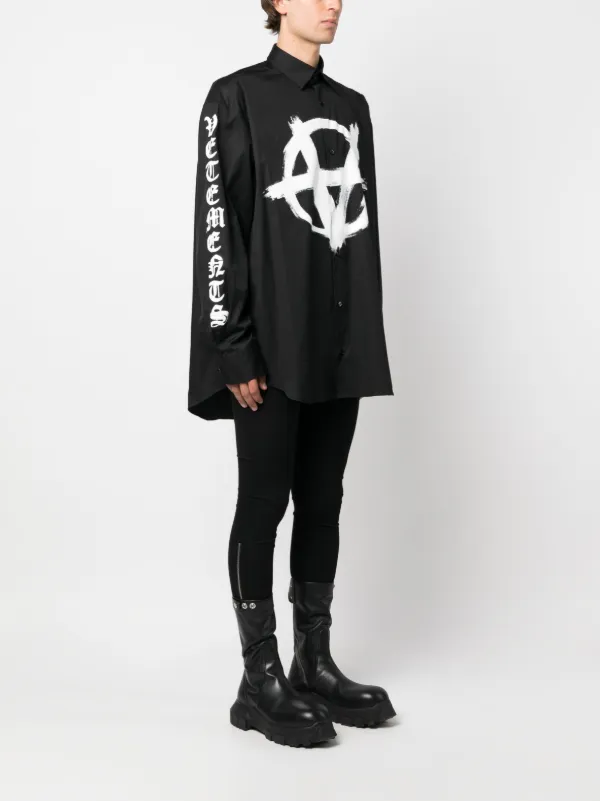 VETEMENTS グラフィック シャツ | ブラック | FARFETCH JP
