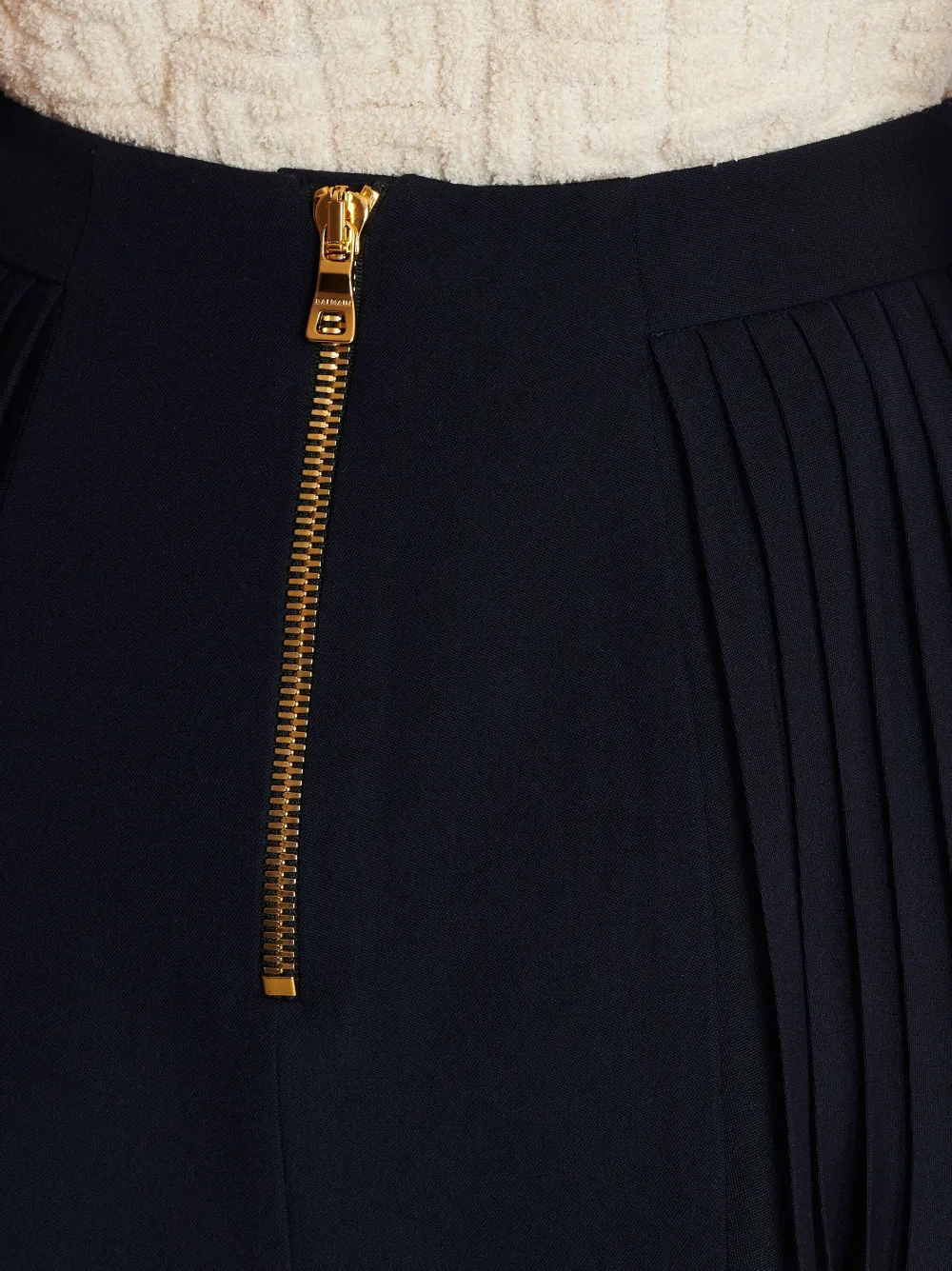button-detail pleated miniskirt