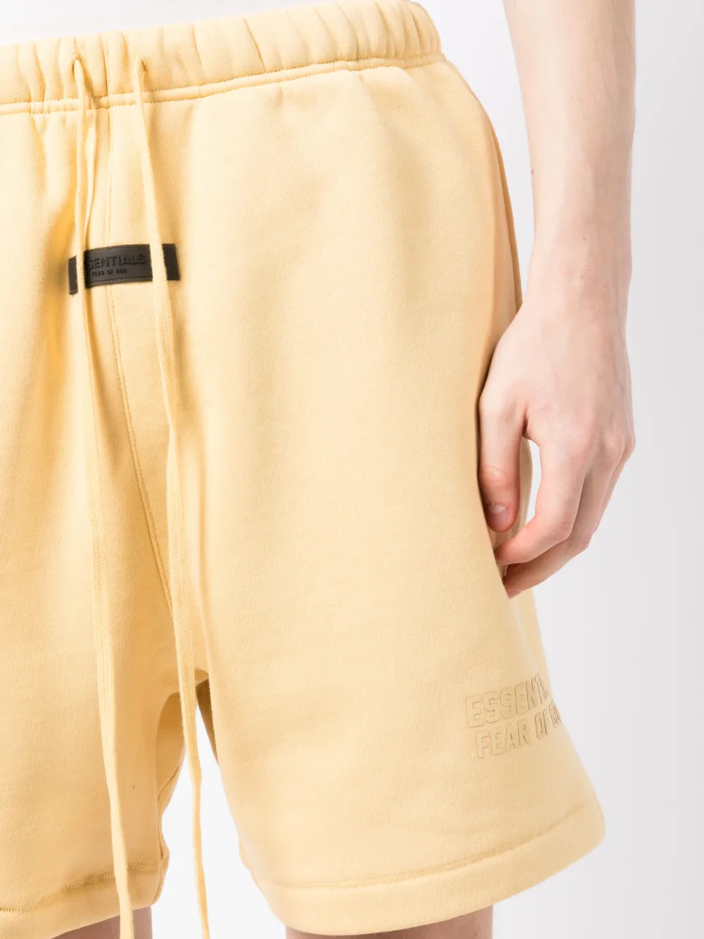 FEAR OF GOD ESSENTIALS Trainingsshorts met logopatch Geel