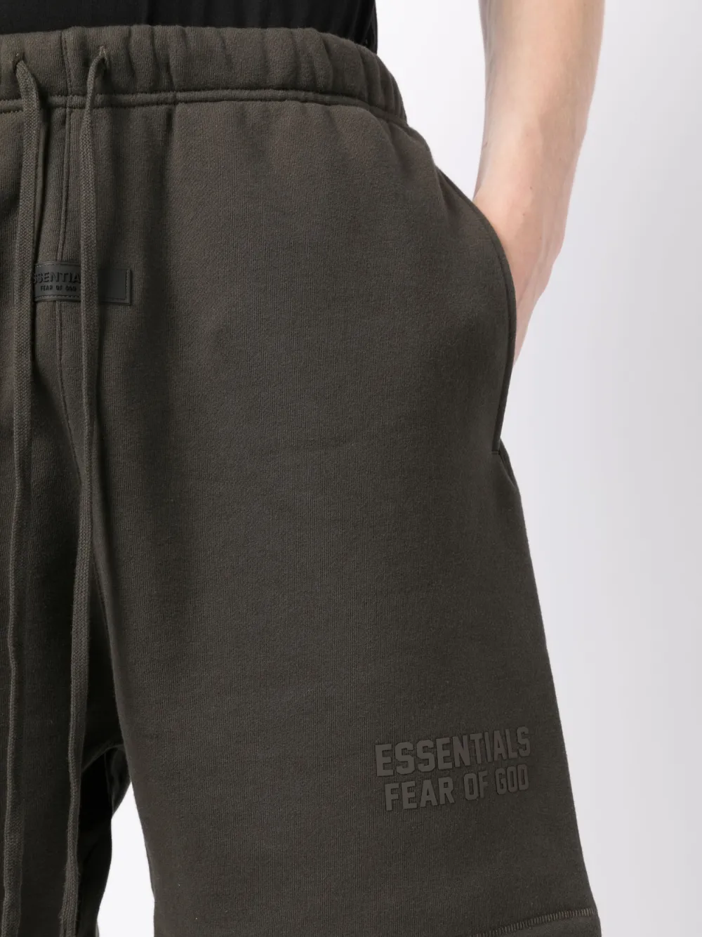 FEAR OF GOD ESSENTIALS Trainingsshorts met logopatch Zwart