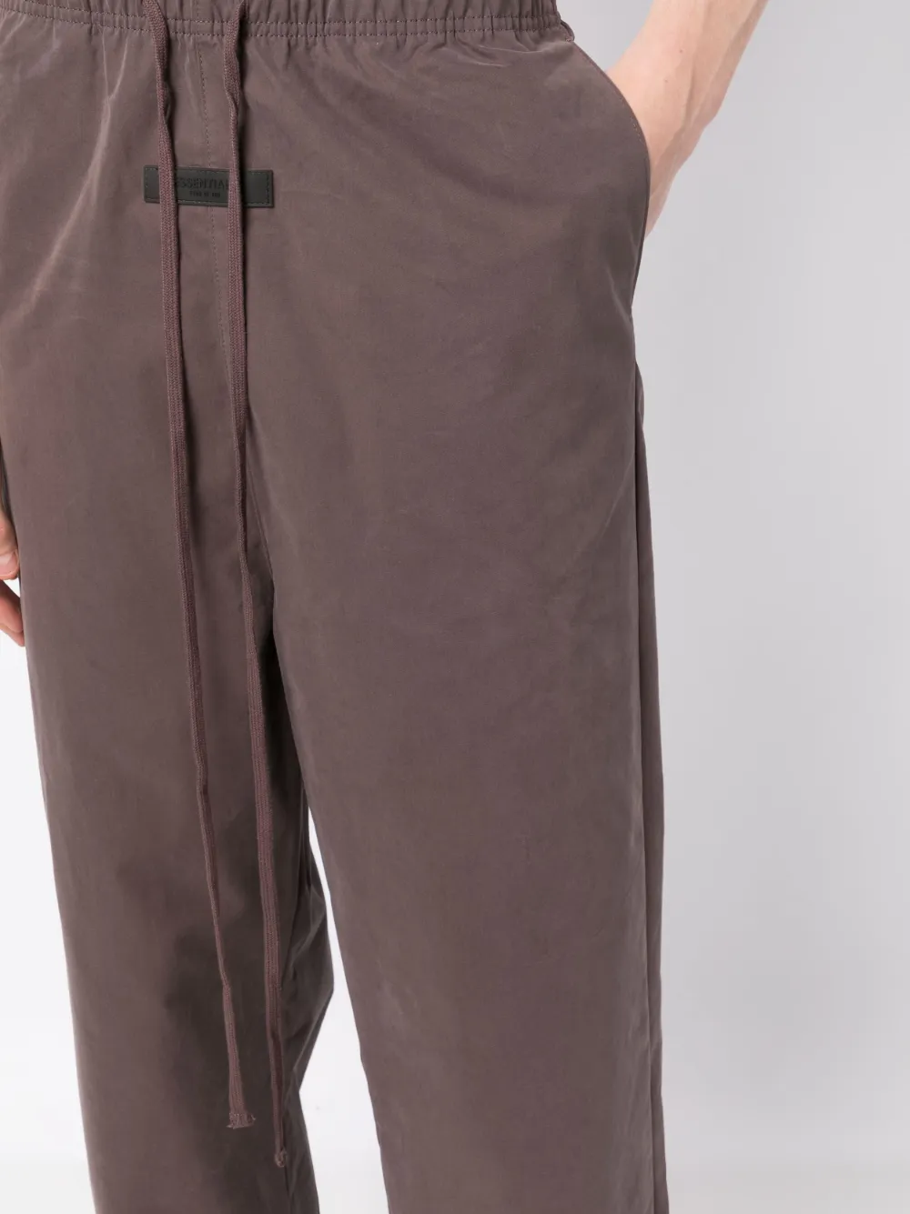 FEAR OF GOD ESSENTIALS Straight broek Bruin